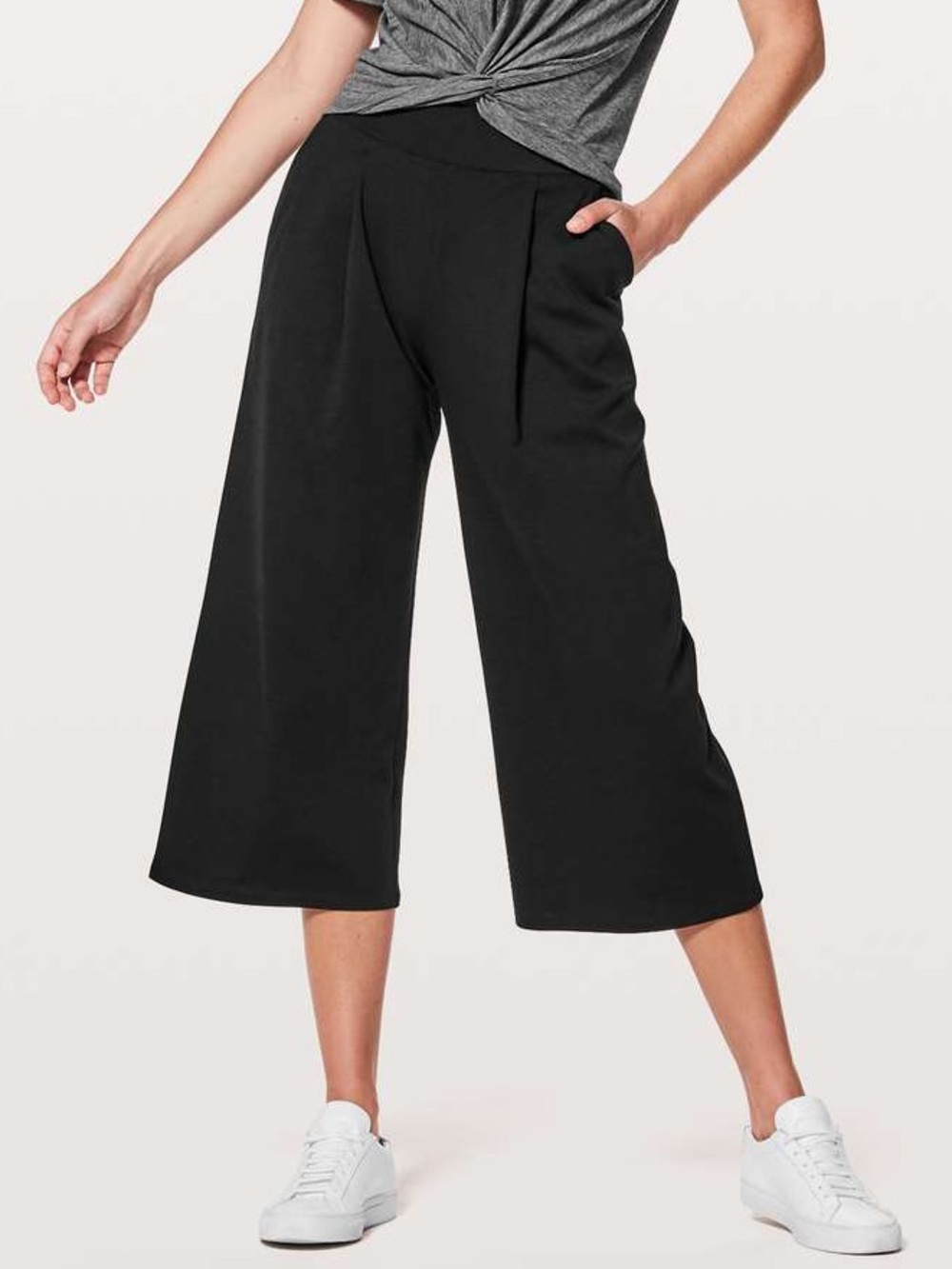 Lululemon Can You Feel The Pleat Crop 21" Black Size 10